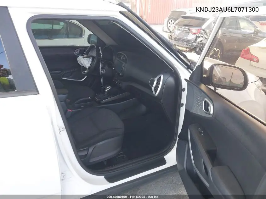 KNDJ23AU6L7071300 2020 Kia Soul Lx
