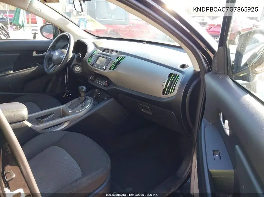 KNDPBCAC7G7865925 2016 Kia Sportage Lx
