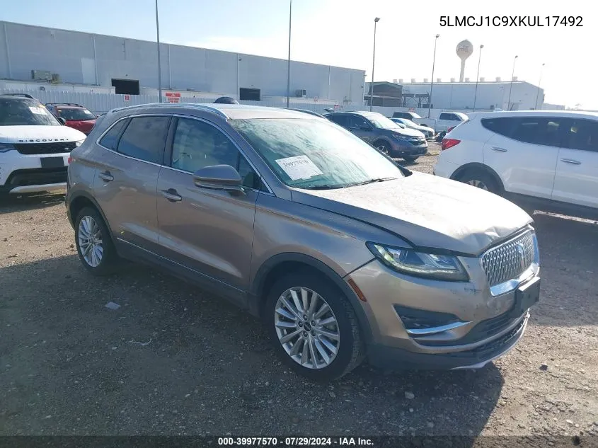 2019 Lincoln Mkc Standard VIN: 5LMCJ1C9XKUL17492 Lot: 39977570