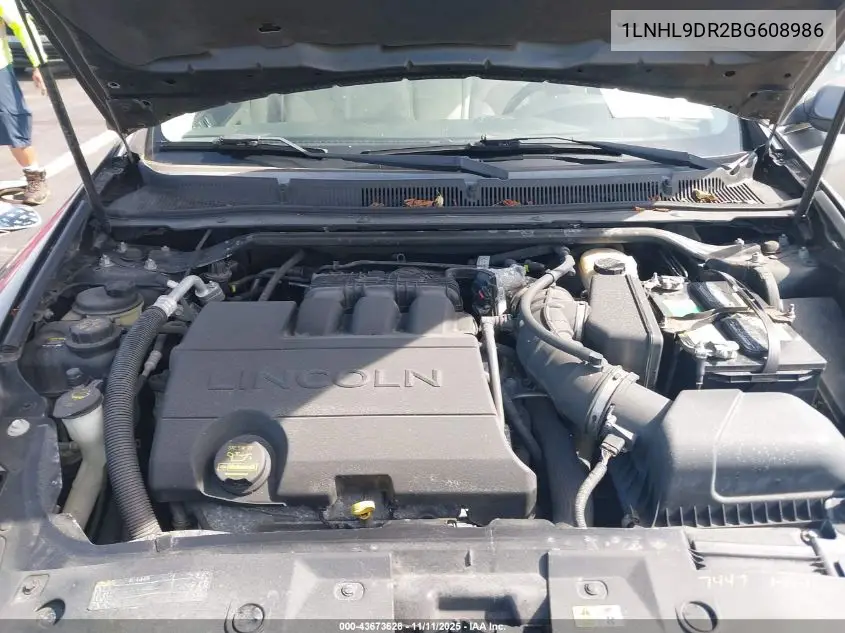 1LNHL9DR2BG608986 2011 Lincoln Mks