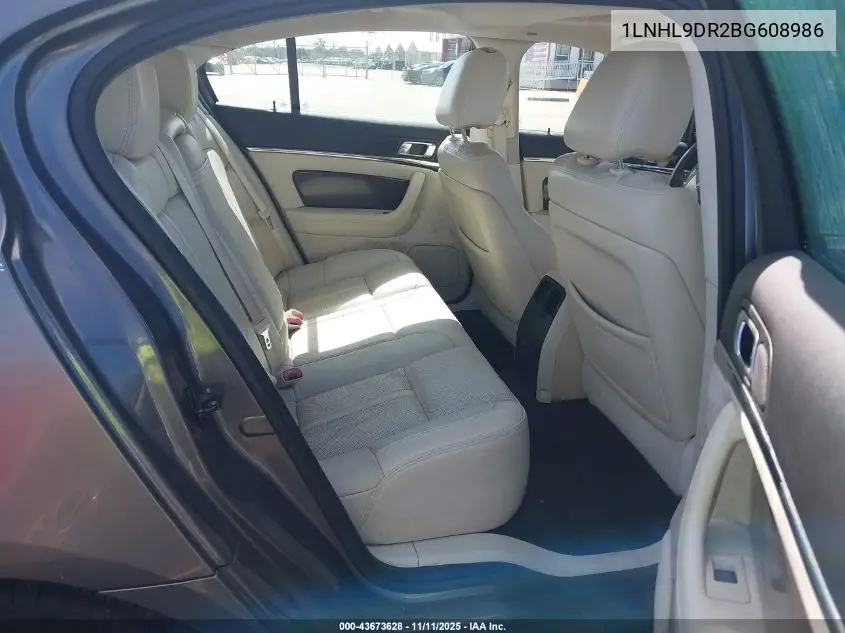 1LNHL9DR2BG608986 2011 Lincoln Mks