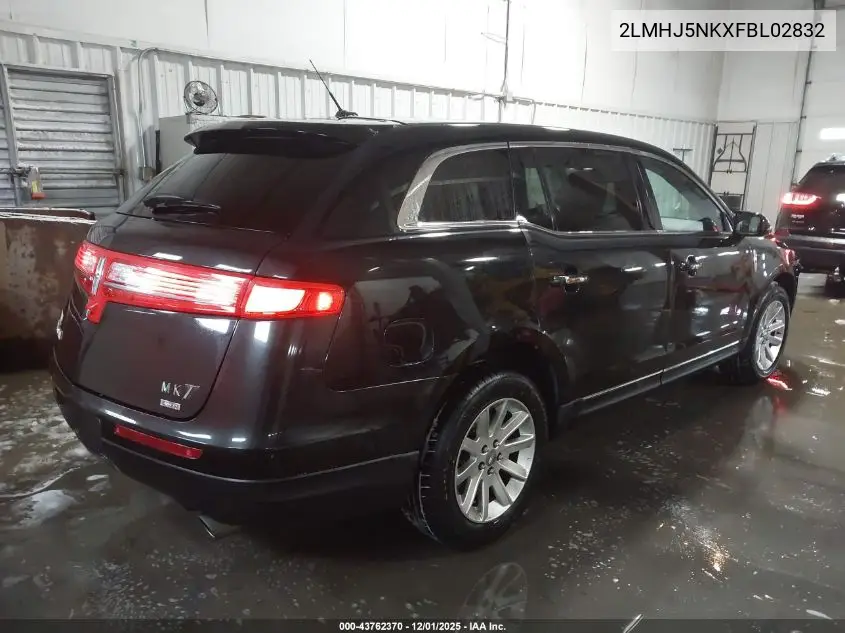 2LMHJ5NKXFBL02832 2015 Lincoln Mkt Livery