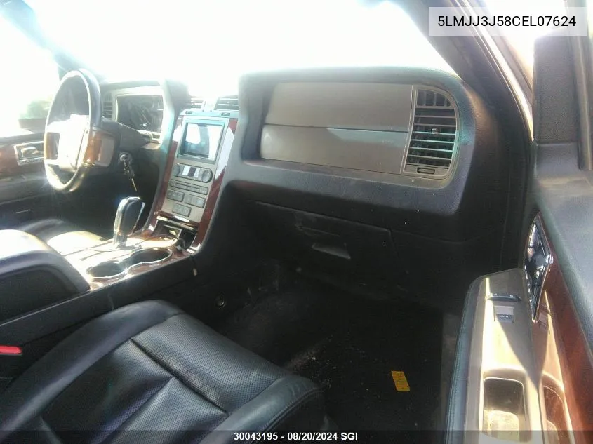 5LMJJ3J58CEL07624 2012 Lincoln Navigator L