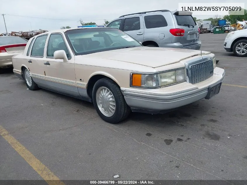 1995 Lincoln Town Car Signature/Spinnaker VIN: 1LNLM82W5SY705099 Lot: 39466799