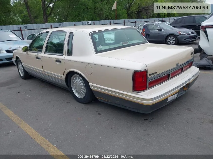 1995 Lincoln Town Car Signature/Spinnaker VIN: 1LNLM82W5SY705099 Lot: 39466799