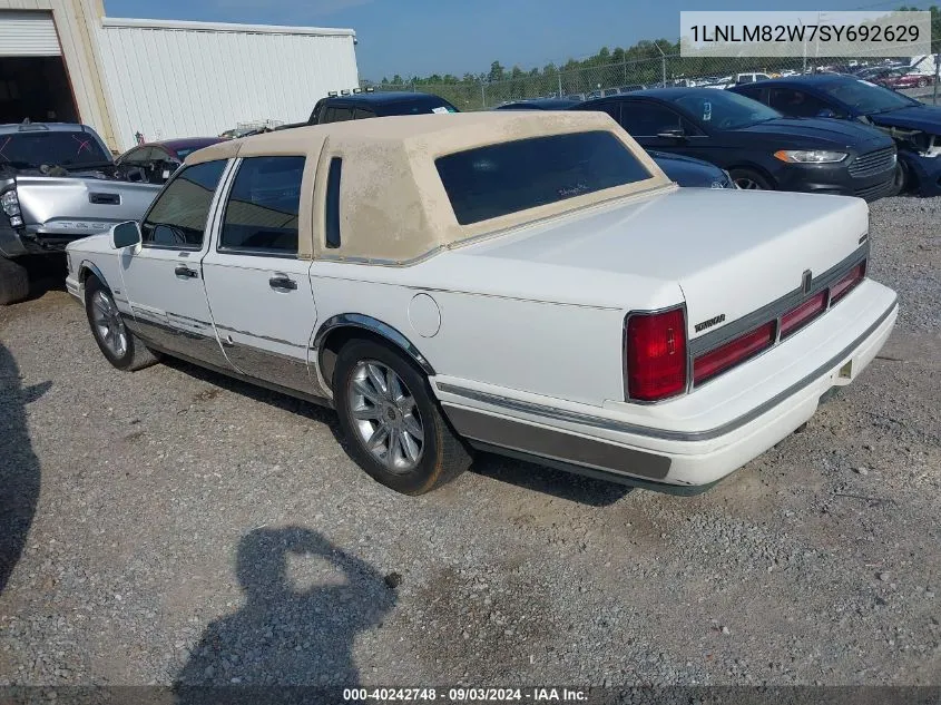 1995 Lincoln Town Car Signature/Spinnaker VIN: 1LNLM82W7SY692629 Lot: 40242748