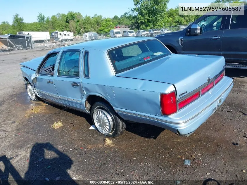 1997 Lincoln Town Car Signature VIN: 1LNLM82W5VY605587 Lot: 39384032