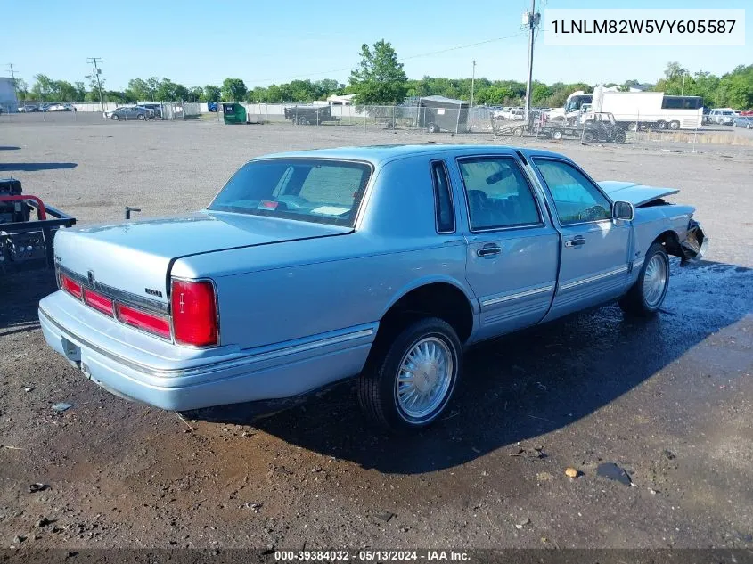 1LNLM82W5VY605587 1997 Lincoln Town Car Signature