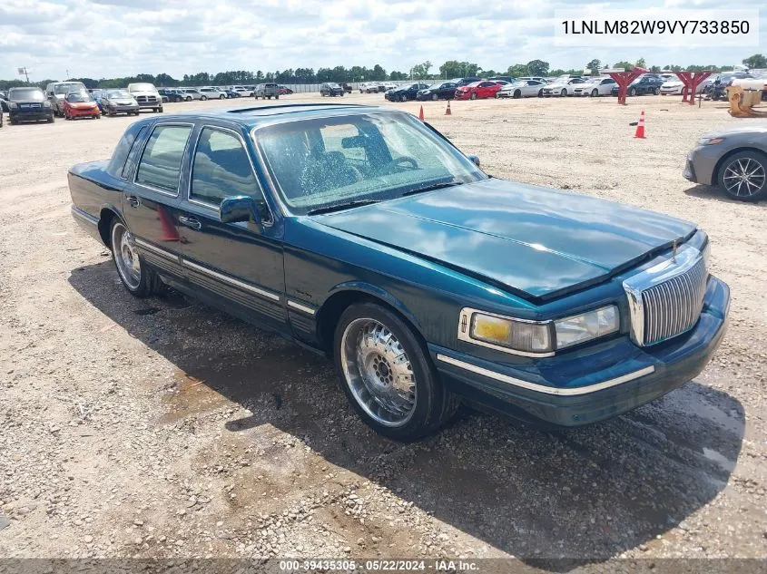 1LNLM82W9VY733850 1997 Lincoln Town Car Signature