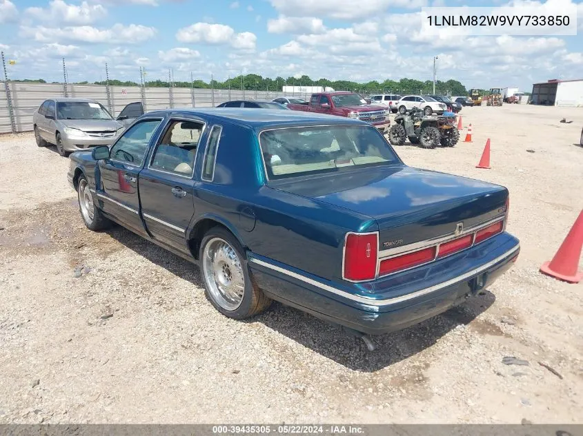 1997 Lincoln Town Car Signature VIN: 1LNLM82W9VY733850 Lot: 39435305