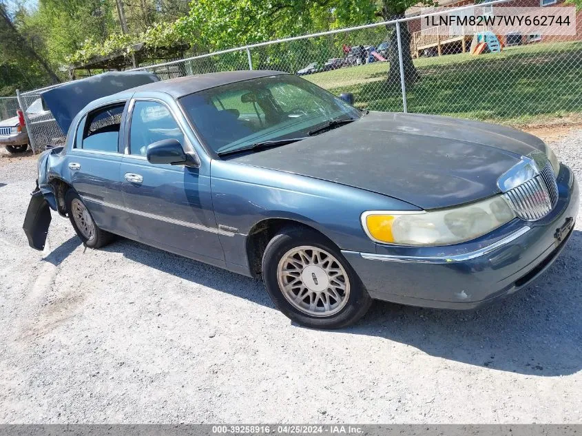 1LNFM82W7WY662744 1998 Lincoln Town Car Signature