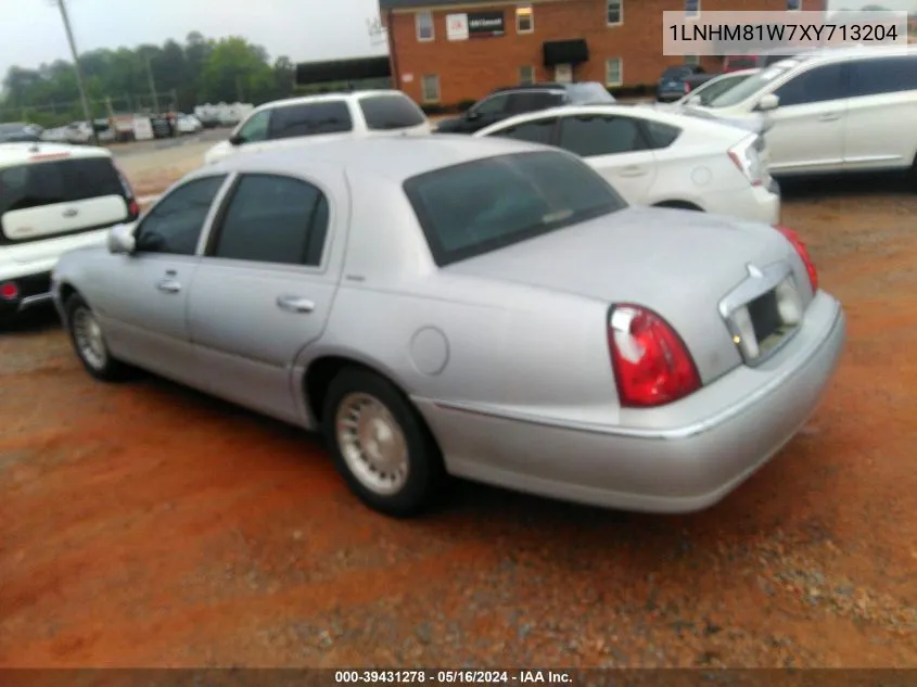 1LNHM81W7XY713204 1999 Lincoln Town Car Executive