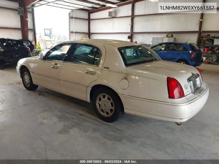 1LNHM82W0XY661557 1999 Lincoln Town Car Signature