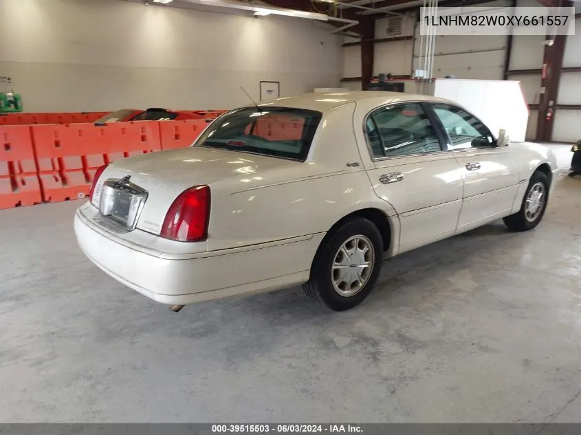 1LNHM82W0XY661557 1999 Lincoln Town Car Signature