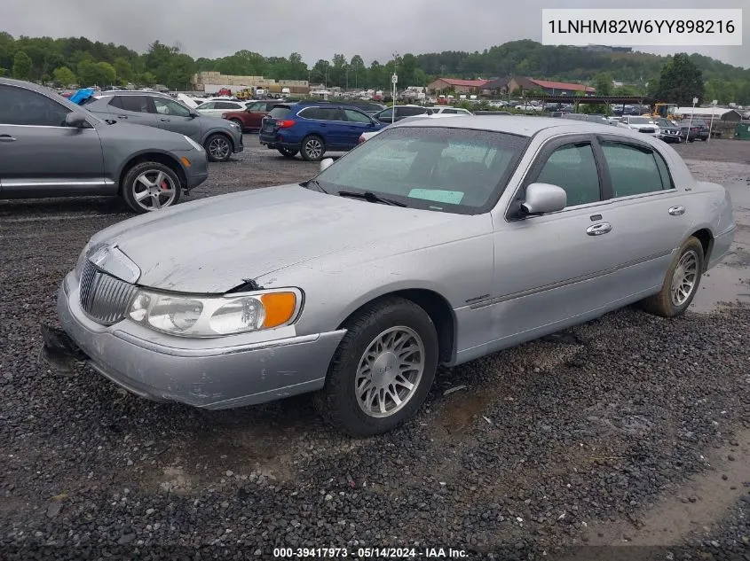 1LNHM82W6YY898216 2000 Lincoln Town Car Signature