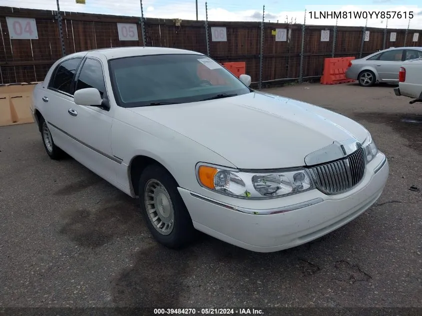 1LNHM81W0YY857615 2000 Lincoln Town Car Executive