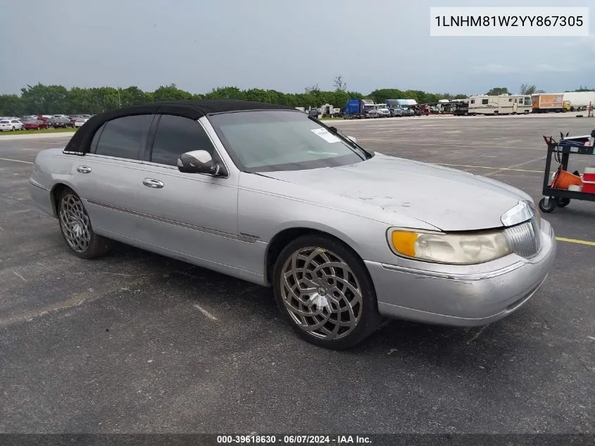 2000 Lincoln Town Car Executive VIN: 1LNHM81W2YY867305 Lot: 39618630