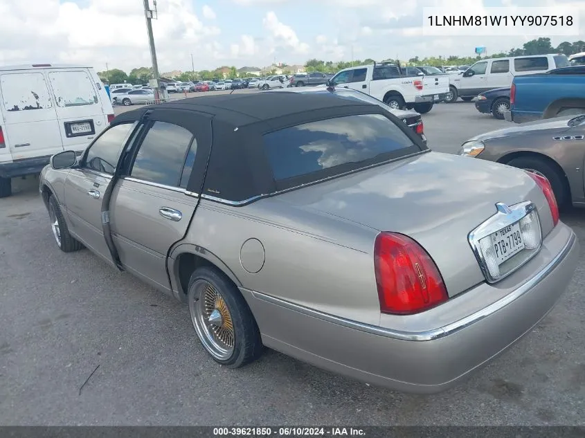 2000 Lincoln Town Car Executive VIN: 1LNHM81W1YY907518 Lot: 39621850