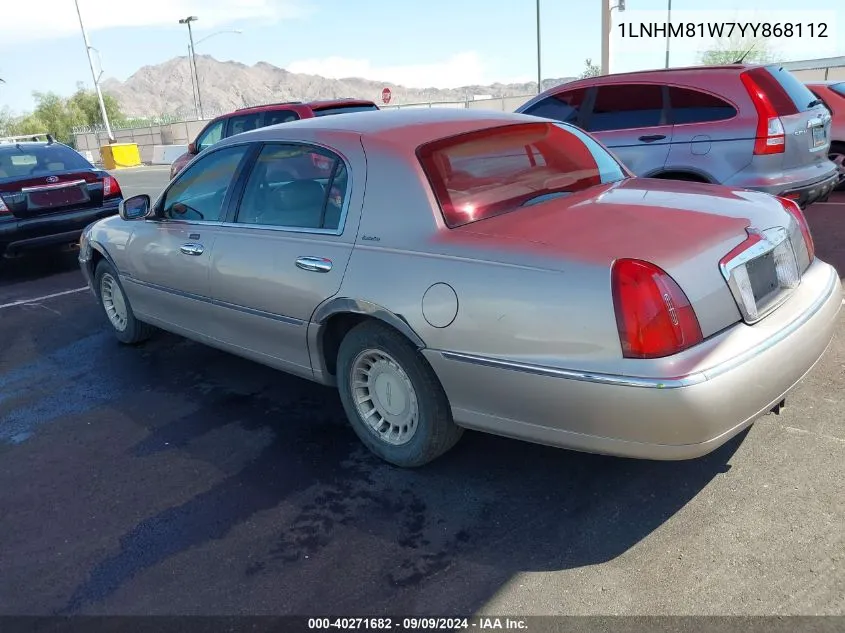 2000 Lincoln Town Car Executive VIN: 1LNHM81W7YY868112 Lot: 40271682