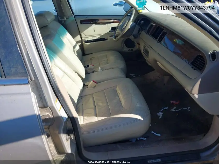 1LNHM81W0YY843794 2000 Lincoln Town Car Executive