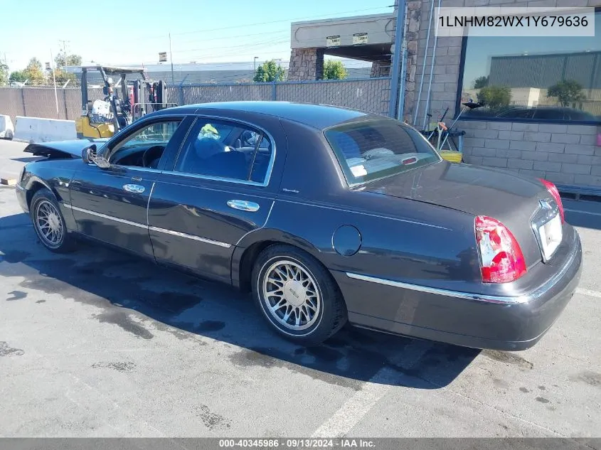 2001 Lincoln Town Car Signature VIN: 1LNHM82WX1Y679636 Lot: 40345986