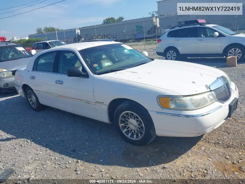 1LNHM82WX1Y722419 2001 Lincoln Town Car Signature