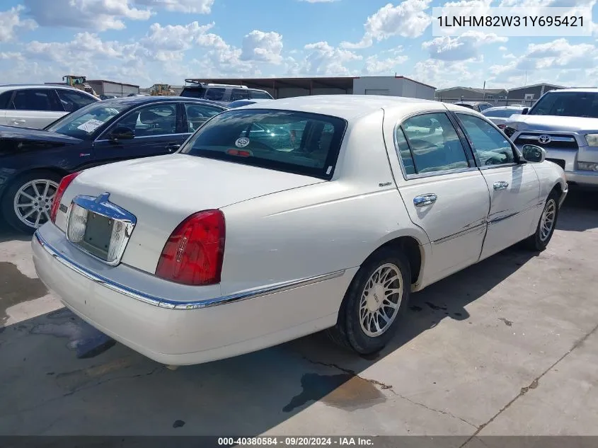 2001 Lincoln Town Car Signature VIN: 1LNHM82W31Y695421 Lot: 40380584