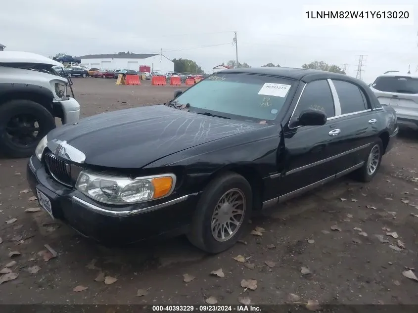 2001 Lincoln Town Car Signature VIN: 1LNHM82W41Y613020 Lot: 40393229