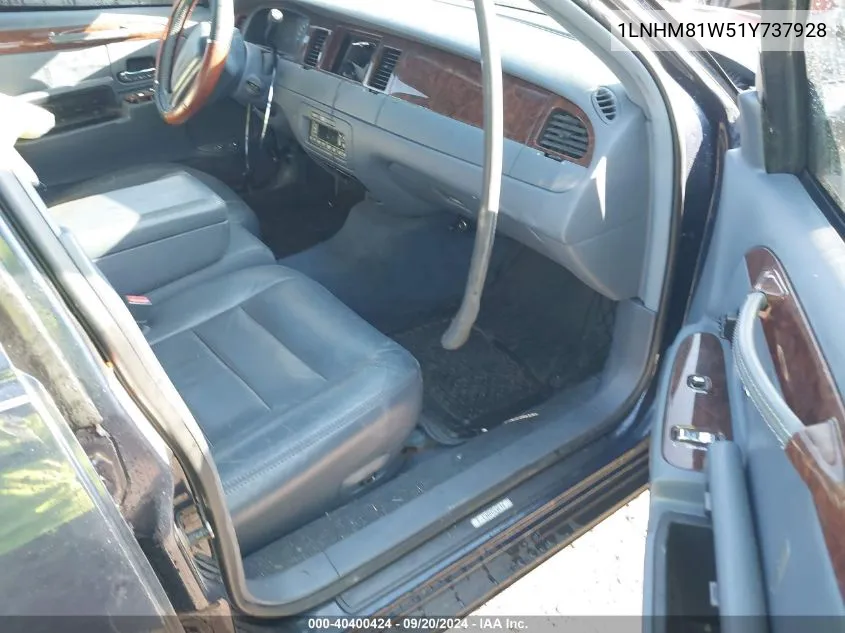 1LNHM81W51Y737928 2001 Lincoln Town Car Executive