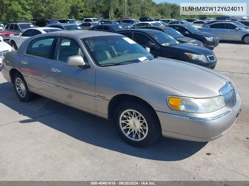 2002 Lincoln Town Car Signature VIN: 1LNHM82W12Y624011 Lot: 40401616