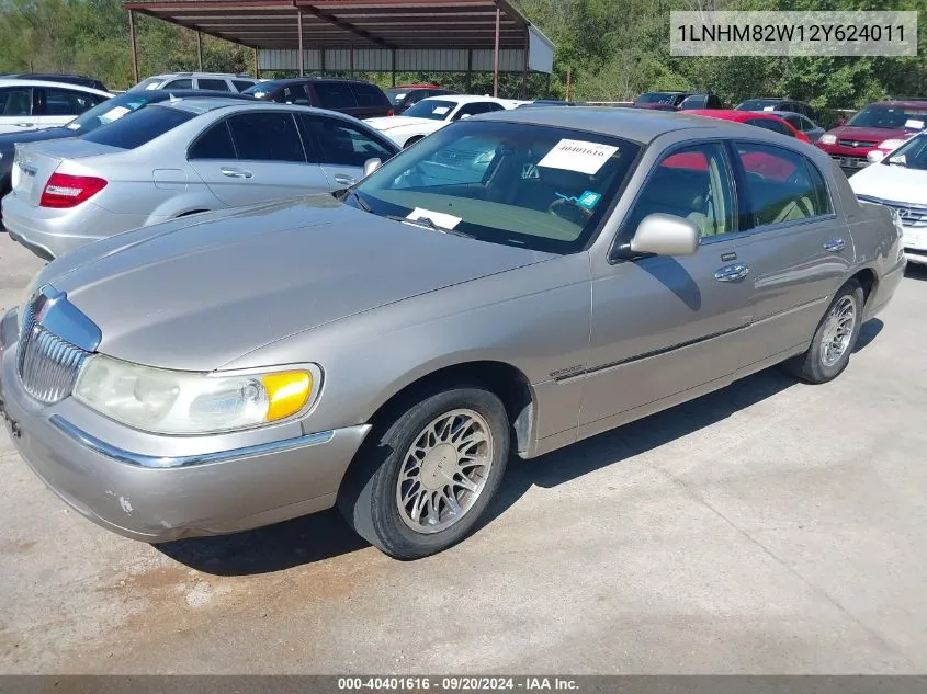 2002 Lincoln Town Car Signature VIN: 1LNHM82W12Y624011 Lot: 40401616