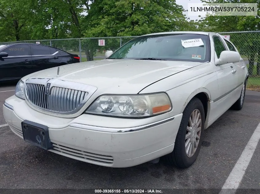 1LNHM82W53Y705224 2003 Lincoln Town Car Signature