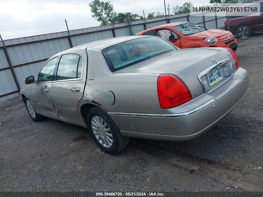 2003 Lincoln Town Car Signature VIN: 1LNHM82W03Y615768 Lot: 39466720