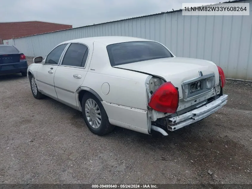 2003 Lincoln Town Car Signature VIN: 1LNHM82W33Y608264 Lot: 39495640