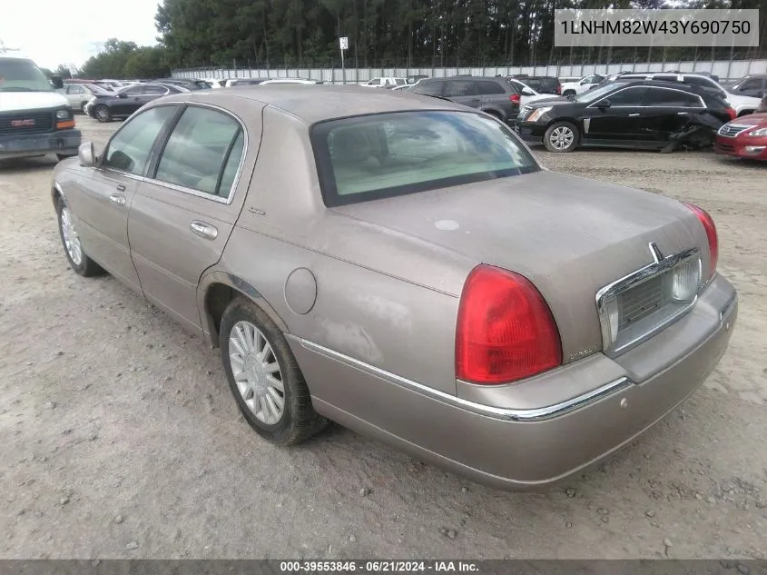 1LNHM82W43Y690750 2003 Lincoln Town Car Signature