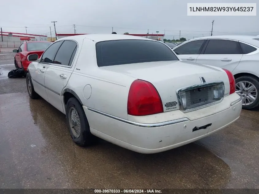 1LNHM82W93Y645237 2003 Lincoln Town Car Signature