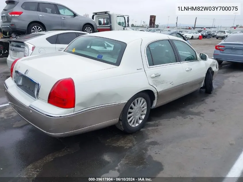 2003 Lincoln Town Car Signature VIN: 1LNHM82W03Y700075 Lot: 39617904