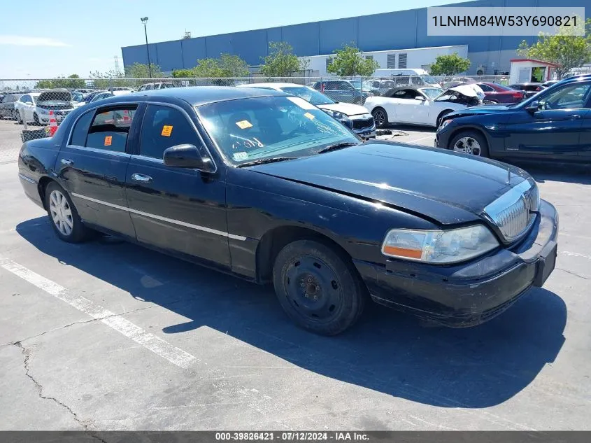 2003 Lincoln Town Car Executive L VIN: 1LNHM84W53Y690821 Lot: 39826421