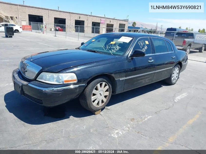 2003 Lincoln Town Car Executive L VIN: 1LNHM84W53Y690821 Lot: 39826421