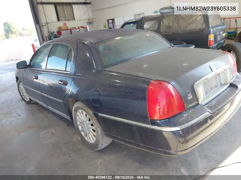 2003 Lincoln Town Car Signature VIN: 1LNHM82W23Y605338 Lot: 40296122