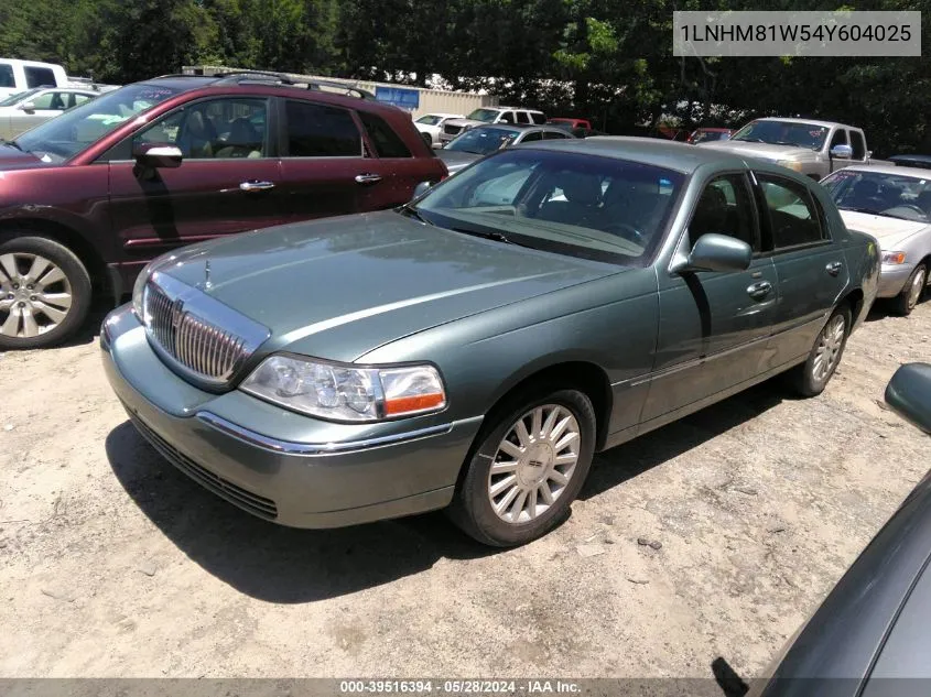 1LNHM81W54Y604025 2004 Lincoln Town Car Signature