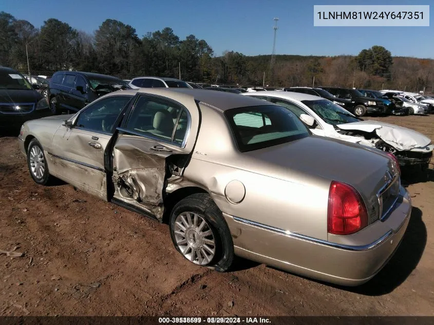 1LNHM81W24Y647351 2004 Lincoln Town Car Signature