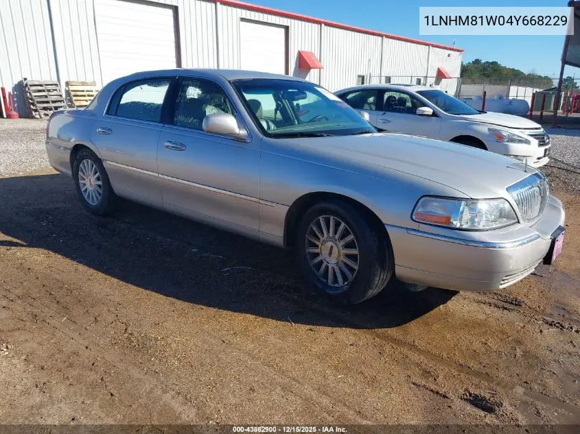 1LNHM81W04Y668229 2004 Lincoln Town Car Signature