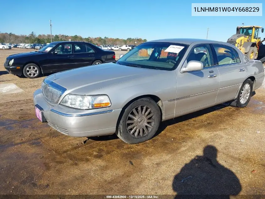 1LNHM81W04Y668229 2004 Lincoln Town Car Signature