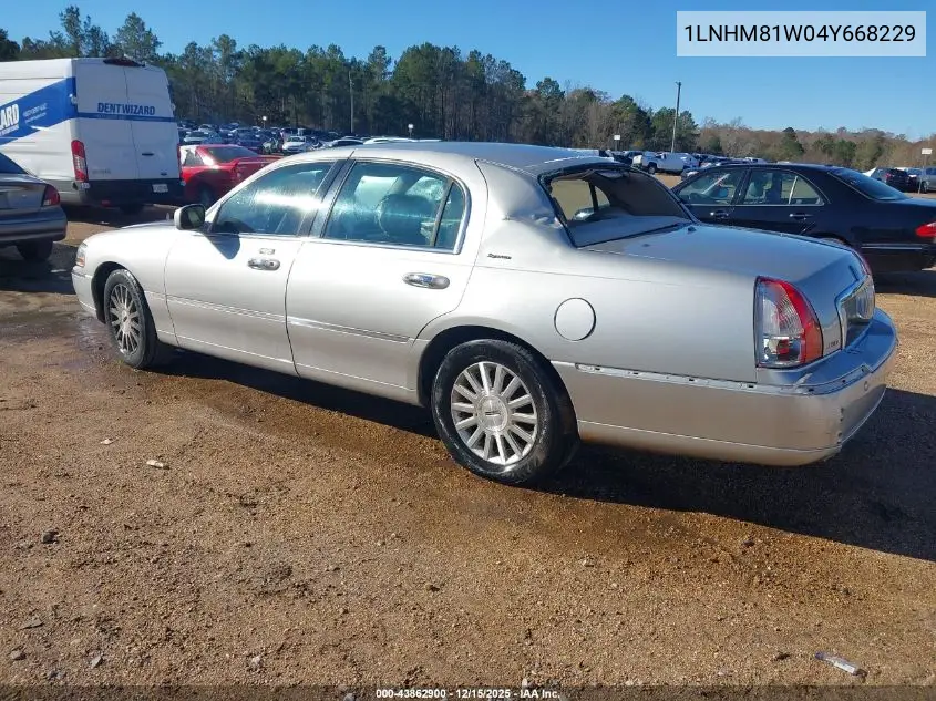 1LNHM81W04Y668229 2004 Lincoln Town Car Signature