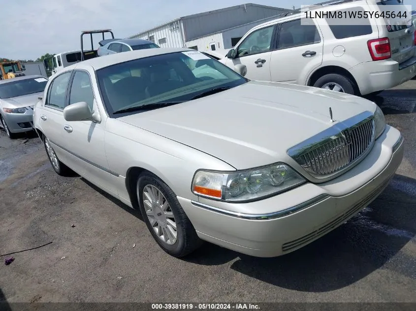 1LNHM81W55Y645644 2005 Lincoln Town Car Signature