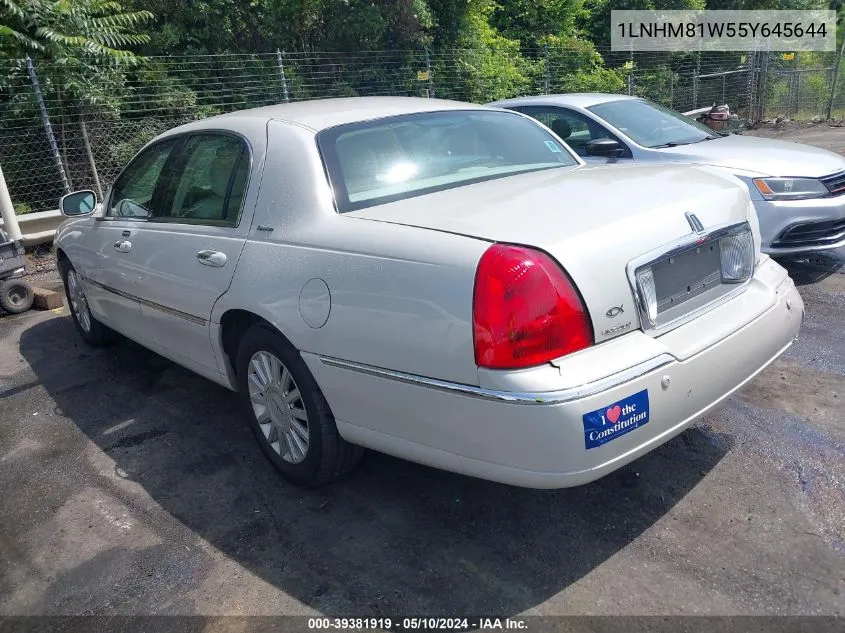 2005 Lincoln Town Car Signature VIN: 1LNHM81W55Y645644 Lot: 39381919