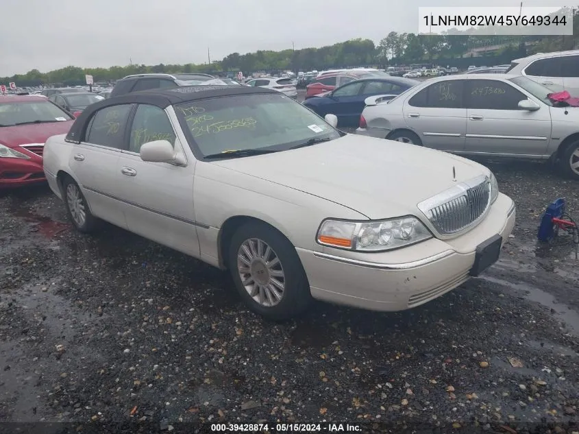 1LNHM82W45Y649344 2005 Lincoln Town Car Signature Limited