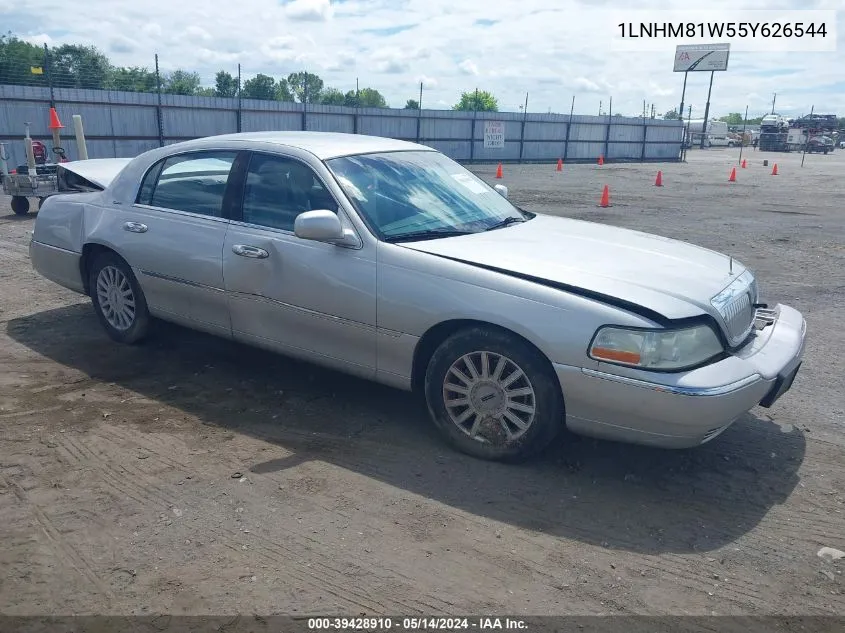 1LNHM81W55Y626544 2005 Lincoln Town Car Signature