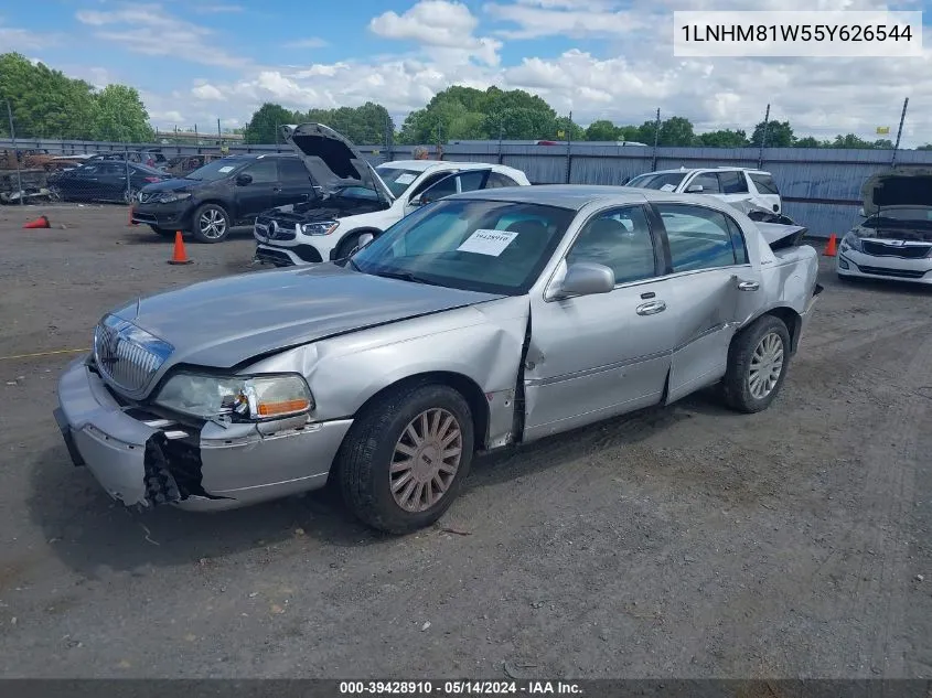 1LNHM81W55Y626544 2005 Lincoln Town Car Signature